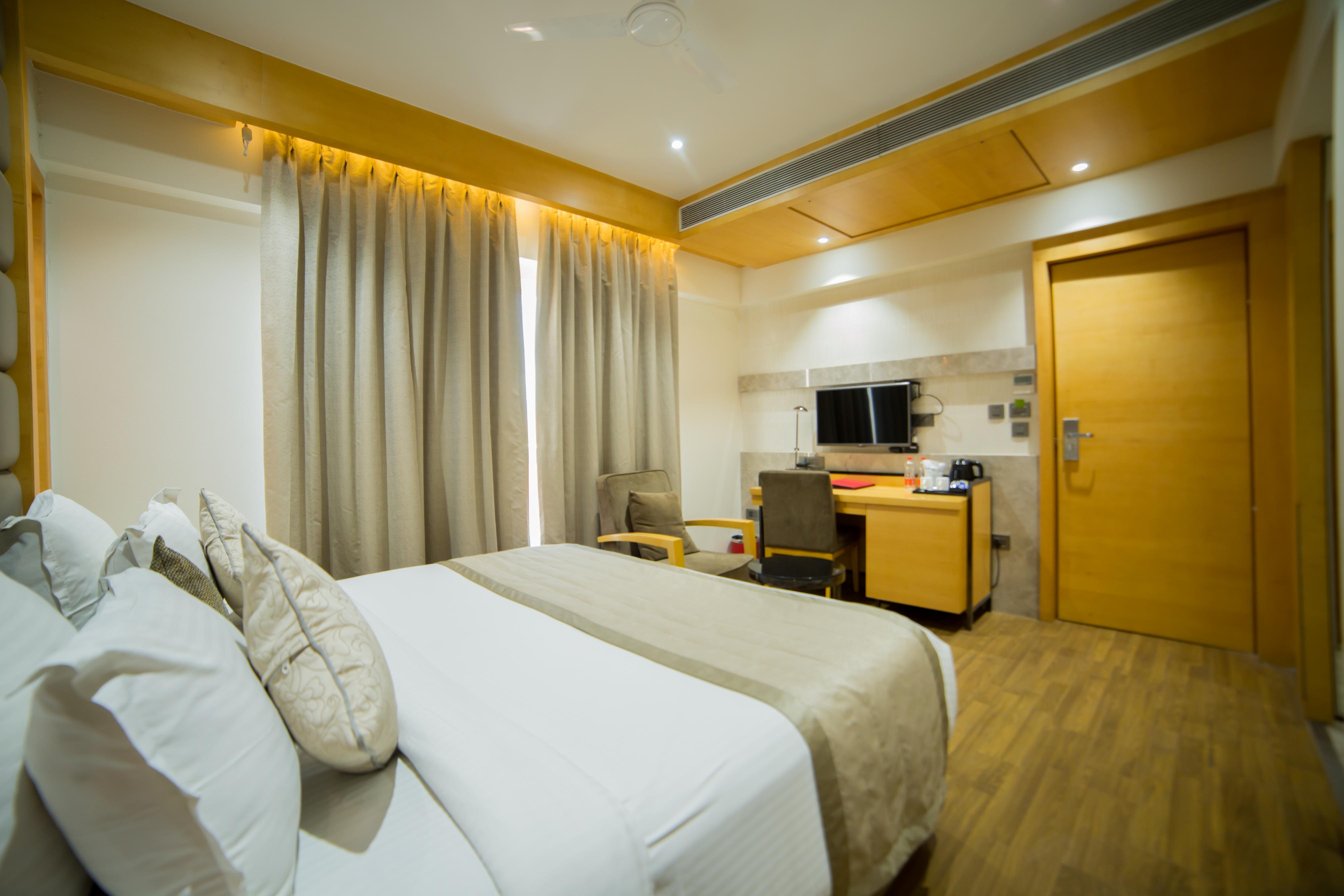 Hotel Varju Villa & Lounge - Tap to explore photos