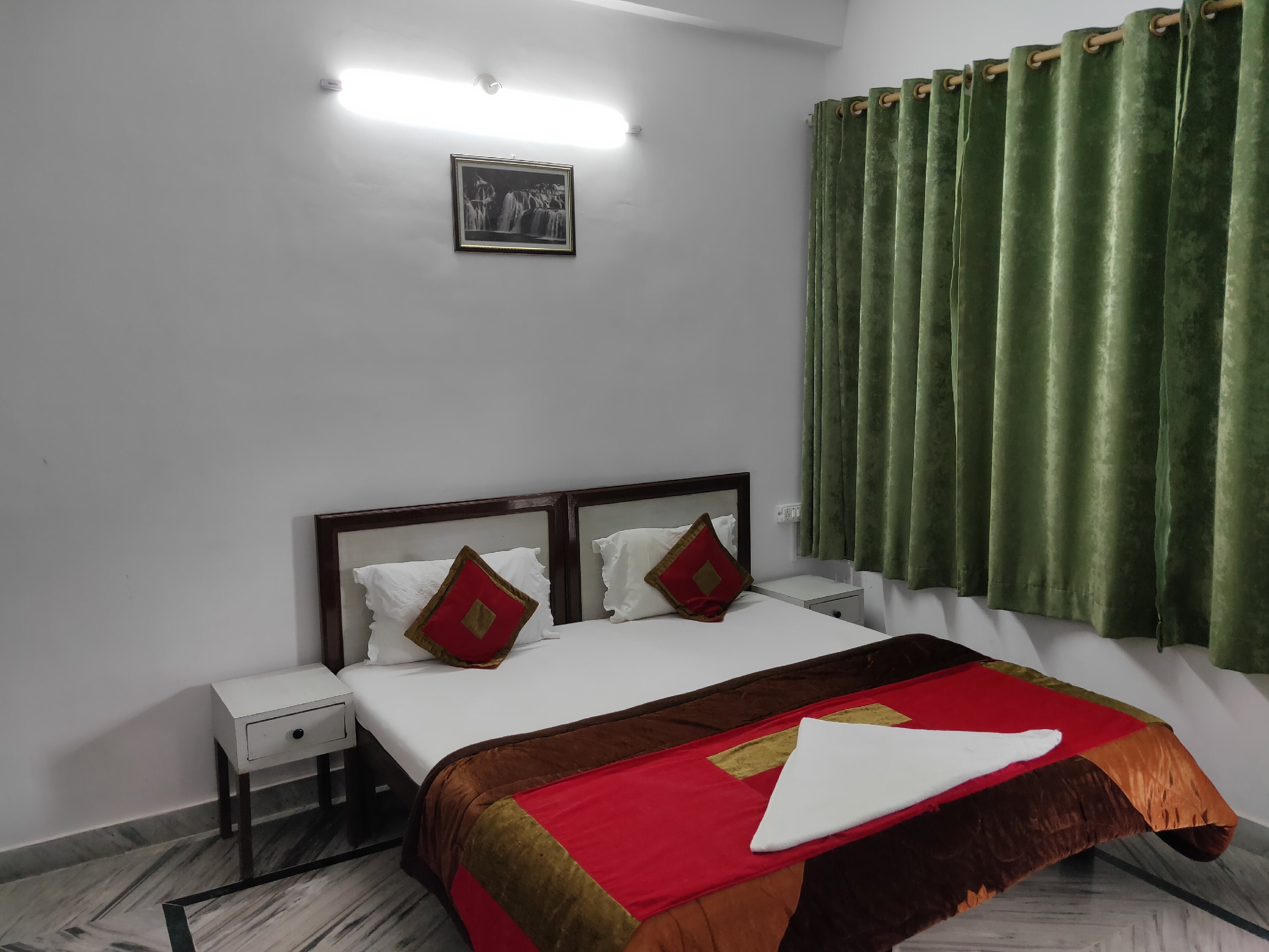 Rishikesh Sadan - Tap to explore photos