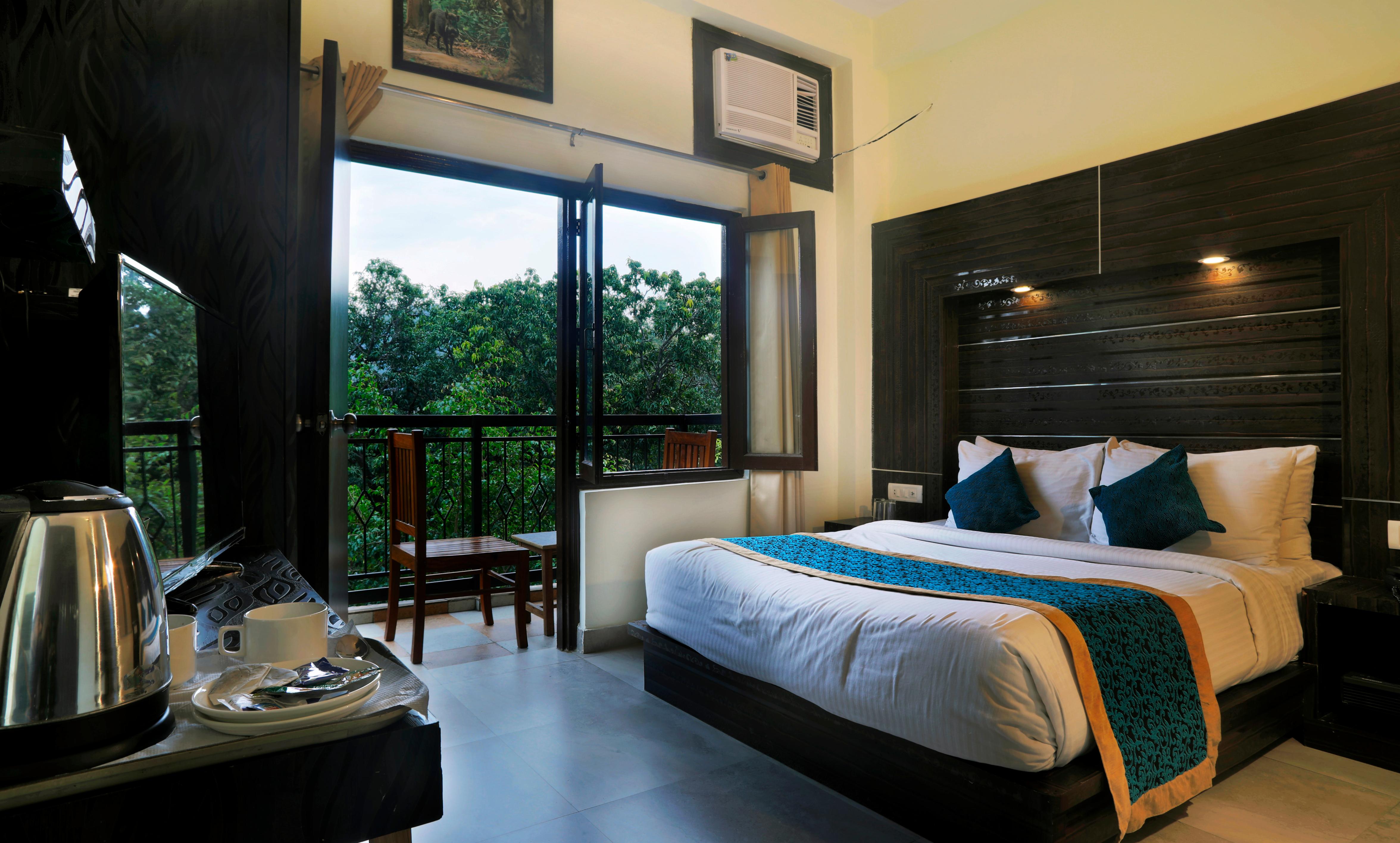 HOTEL HOLIDAY HIGHLIGHT Room Type - Signature