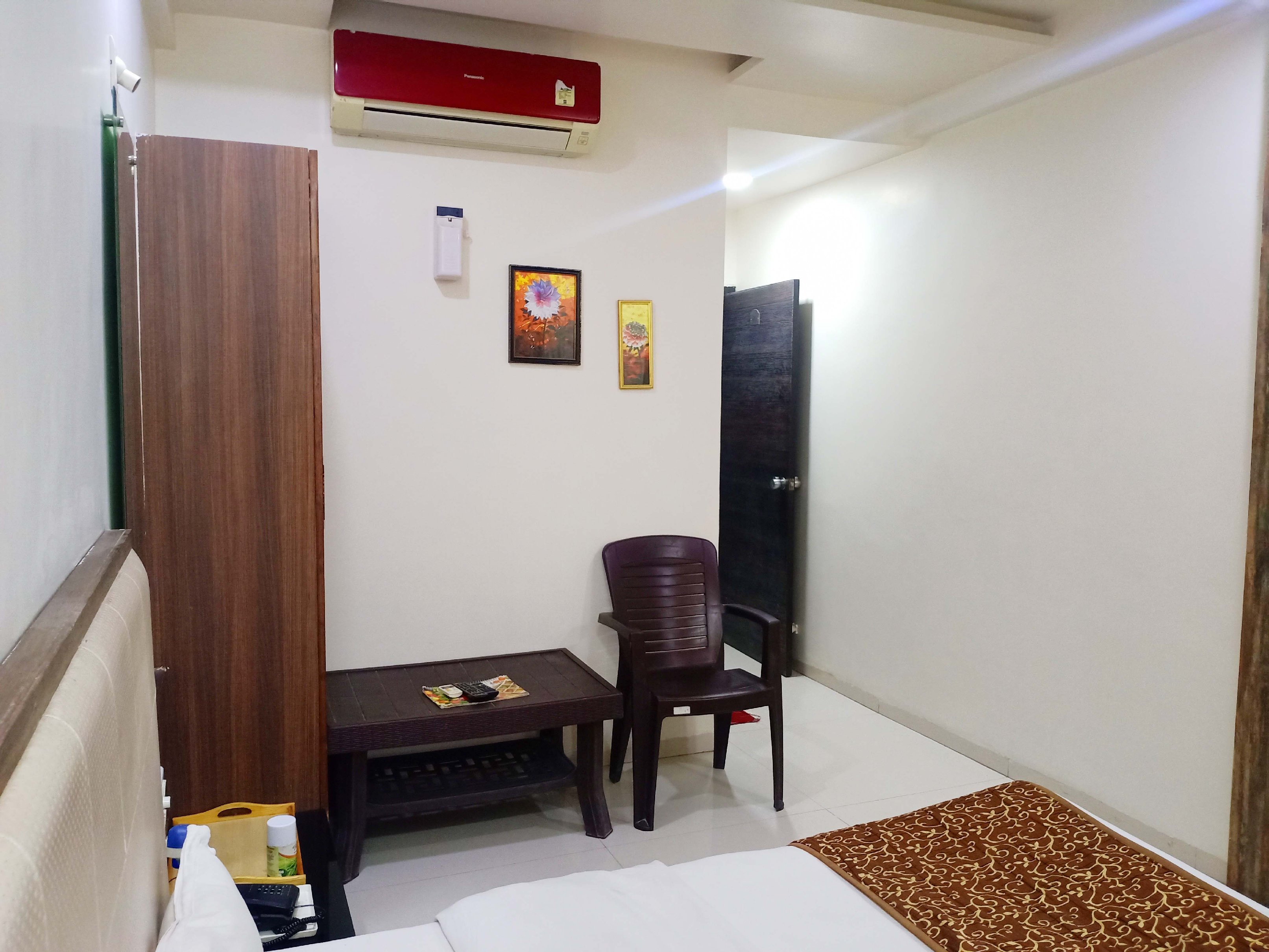 Avadh Hotel Room Type - Premium room