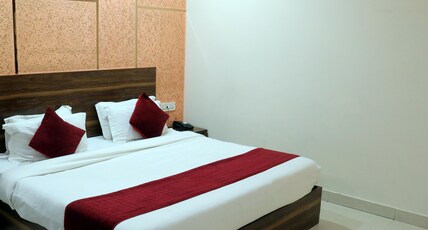 Smart Inn Hotel Room Type - Deluxe Room