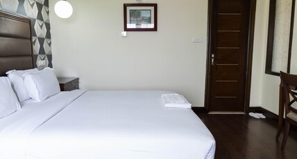 HOTEL SEA PEARL ORISSA PVT LTD Room Type - Standard Suite with Bathtub