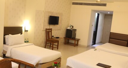 Hotel Kanha's Palm Springs Room Type - Majestic Room Hotel Kanha's Palm Springs Room Type - Majestic Room