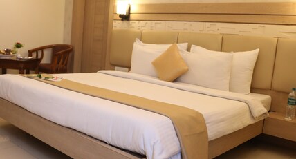 Hotel Kanha's Palm Springs Room Type - Royal Standard Room Hotel Kanha's Palm Springs Room Type - Royal Standard Room