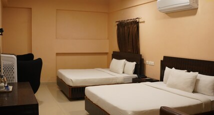 Hotel Tourist Plaza Room Type - Family Room