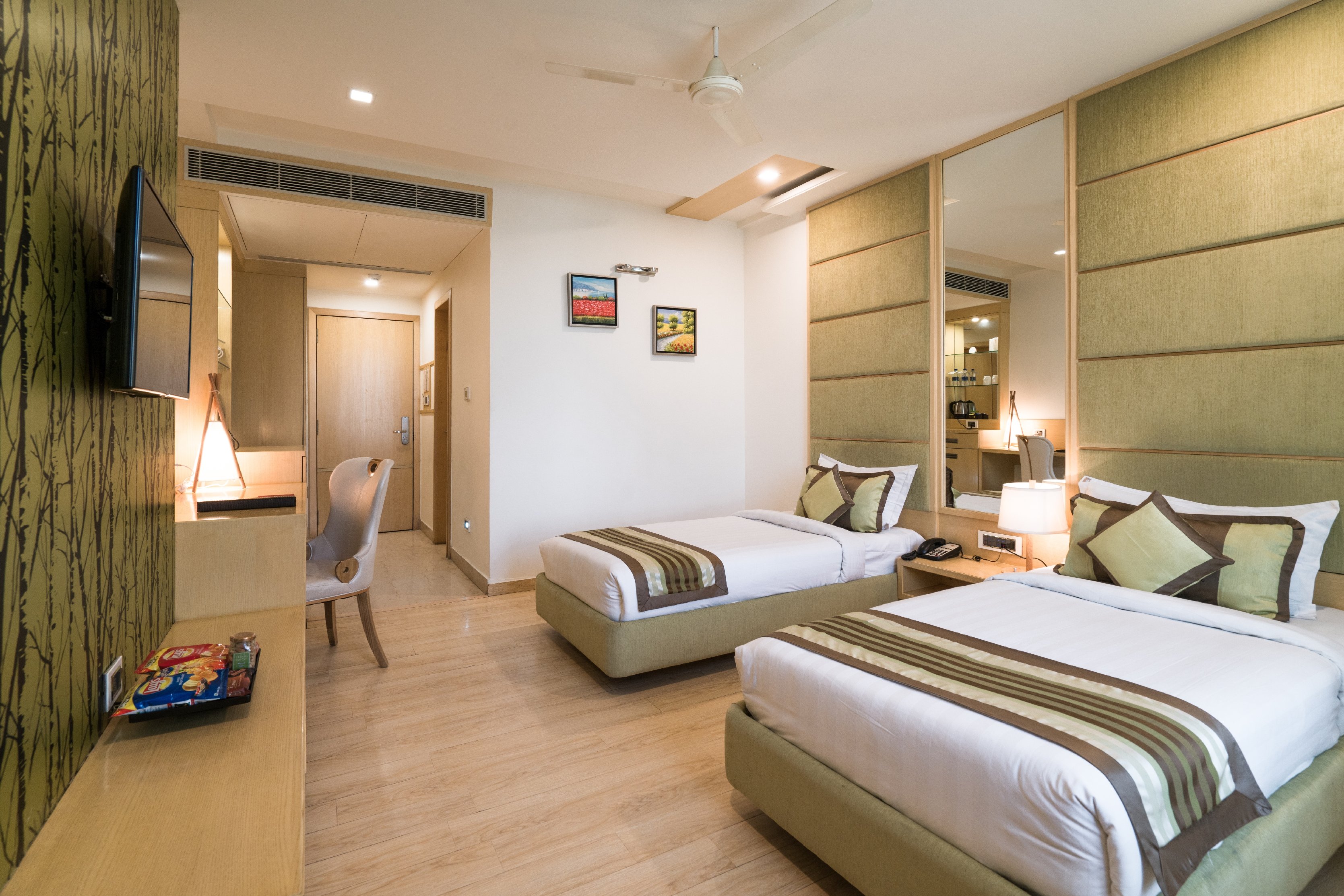 Hotel LN Courtyard Room Type - Deluxe Double or Twin Room(Non Smoking)
