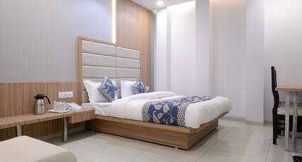 Hotel One Up Room Type - Super Deluxe AC Room