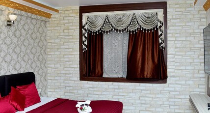 Hotel Landmark Puri, Near to Sea Beach Room Type - AC Majestic Suite - Four Beds (Sea View) with Bathtub Hotel Landmark Puri, Near to Sea Beach Room Type - AC Majestic Suite - Four Beds (Sea View) with Bathtub