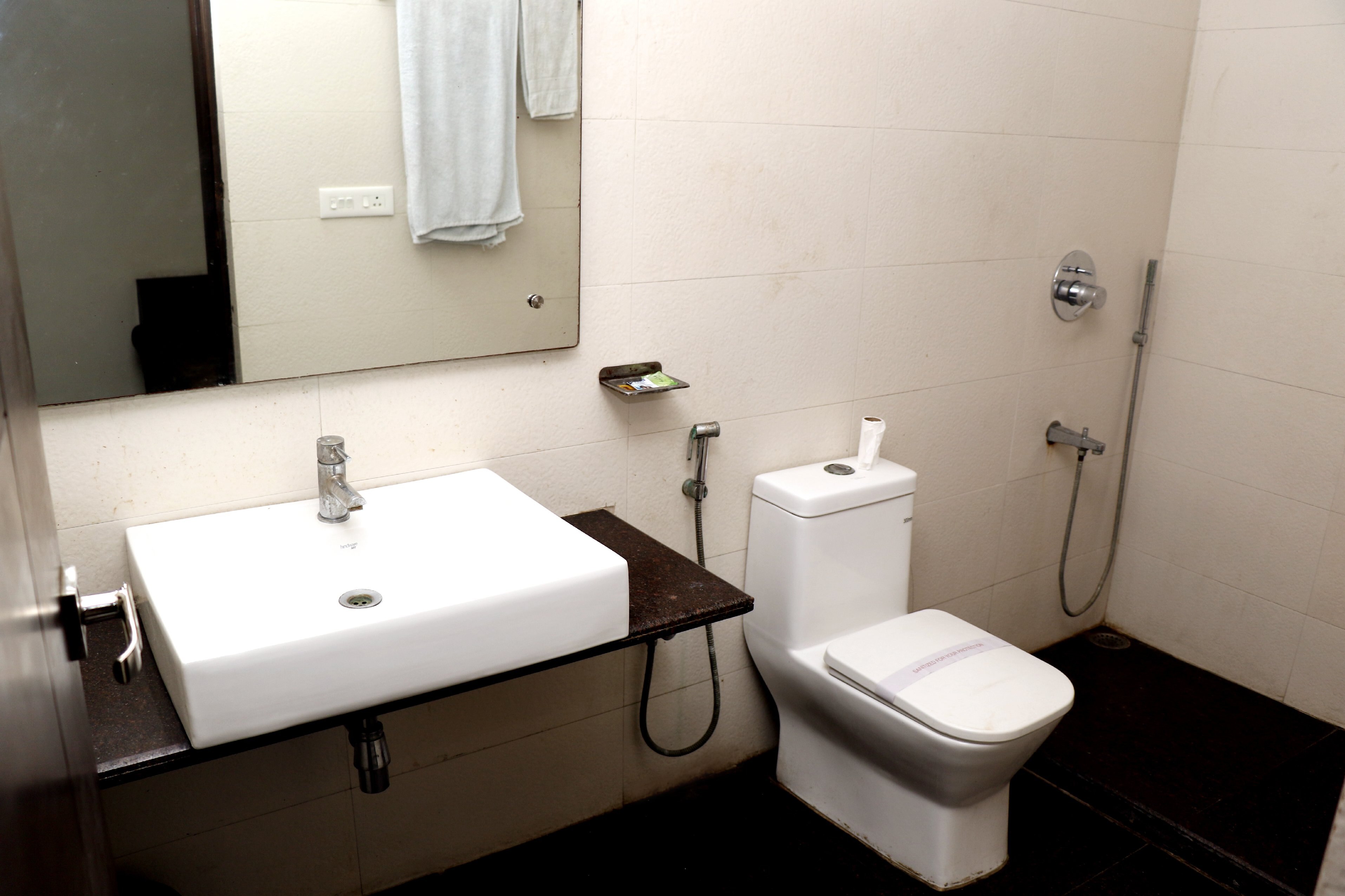 Hotel Aashadeep - Tap to explore photos