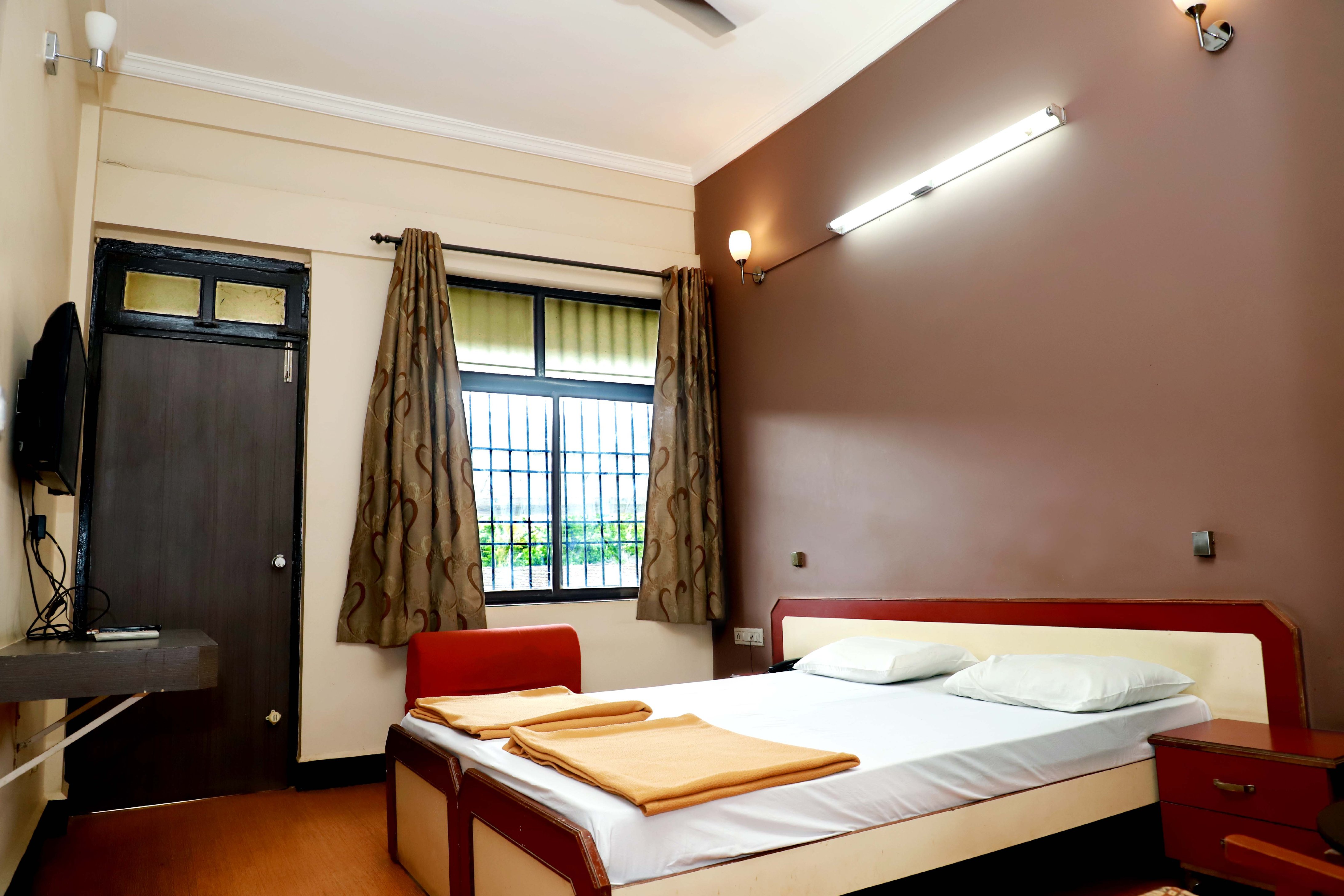 Hotel Sahyadri Room Type - Deluxe Room A/c