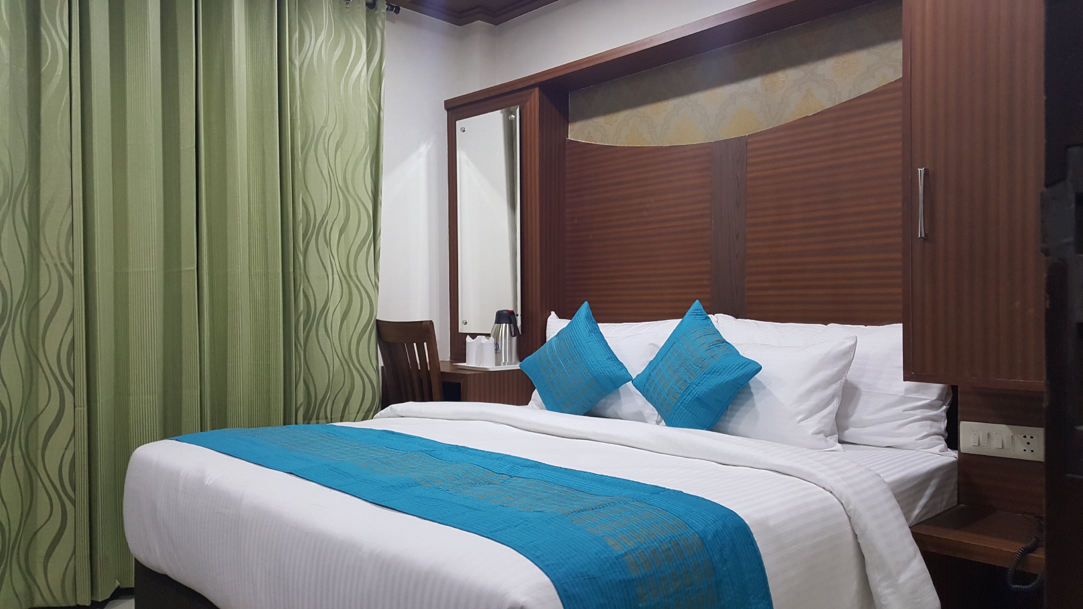 DLS Rock Castle Room Type - Deluxe Room (No View)