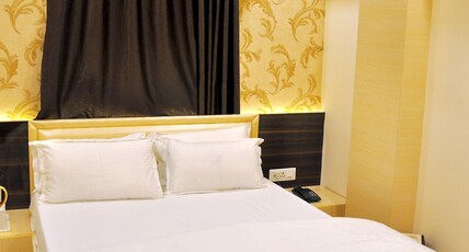 HOTEL TIRUPATI GALAXY Room Type - Deluxe Room