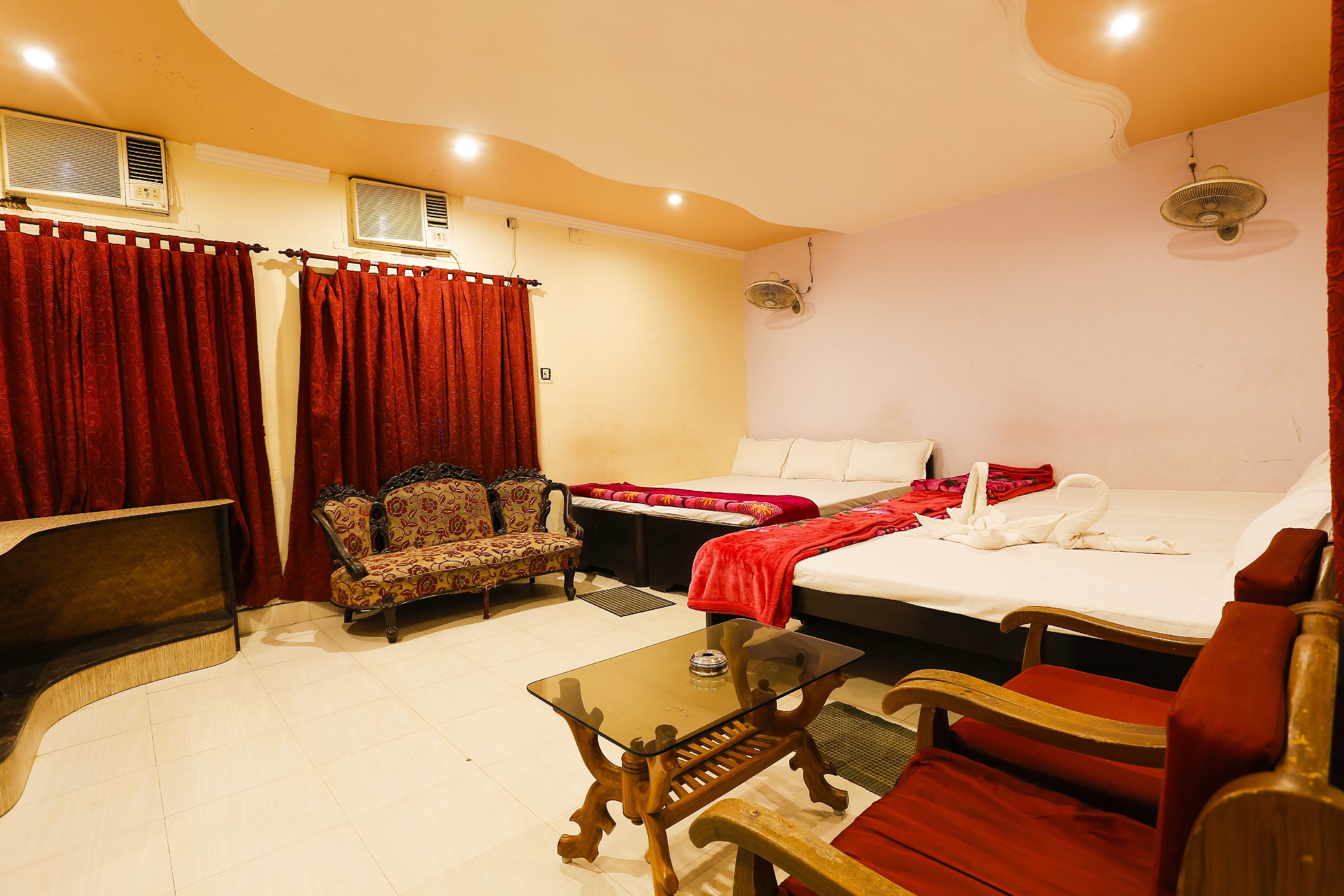 Hotel Santiniketan - Tap to explore photos