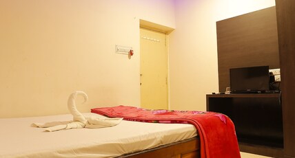 Hotel Santiniketan Room Type - Deluxe Non Ac Room