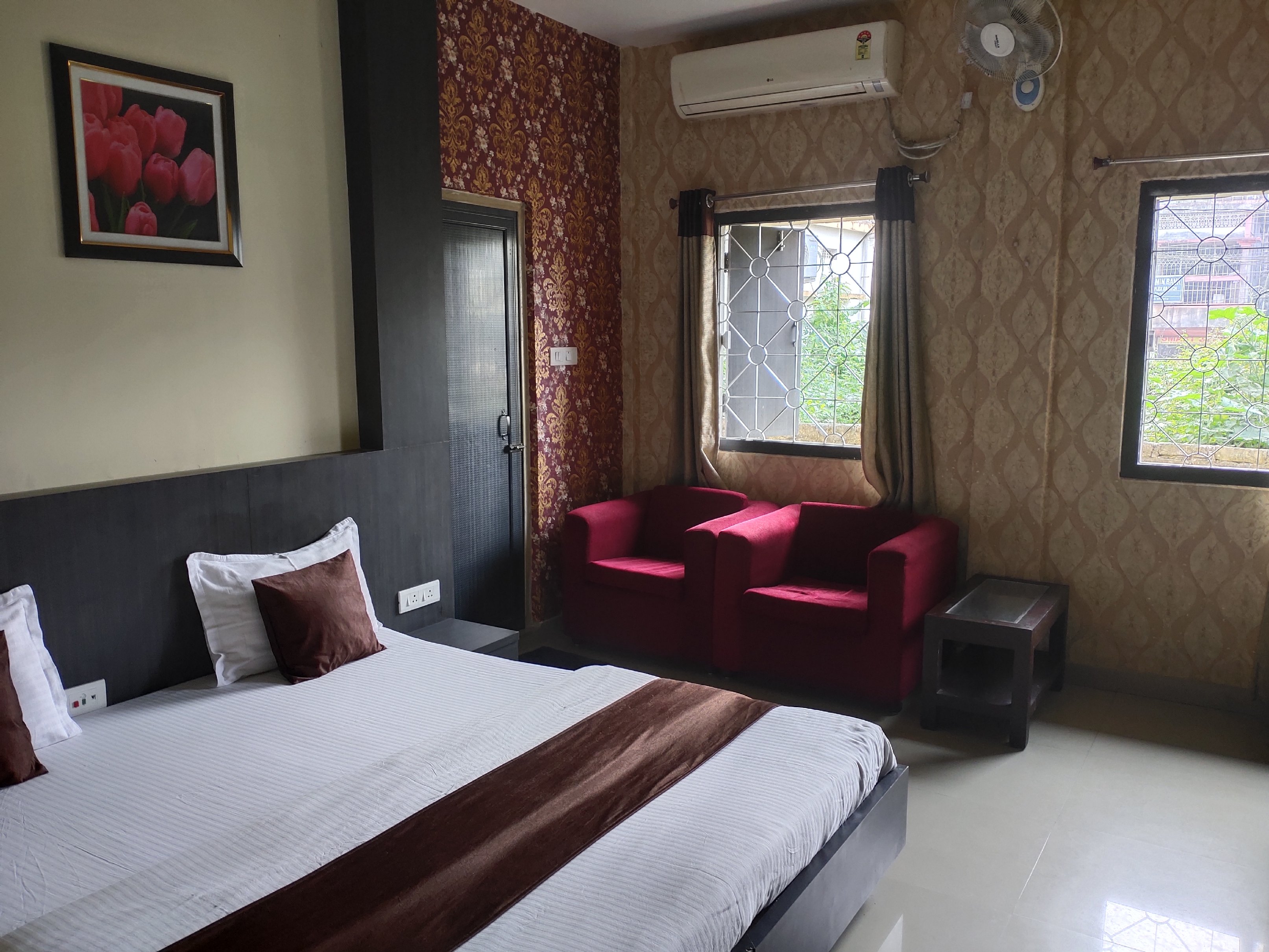 Charulata Boutique Guest House - Tap to explore photos