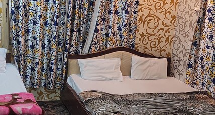 Hotel Fabulous Kashmir Room Type - Family room