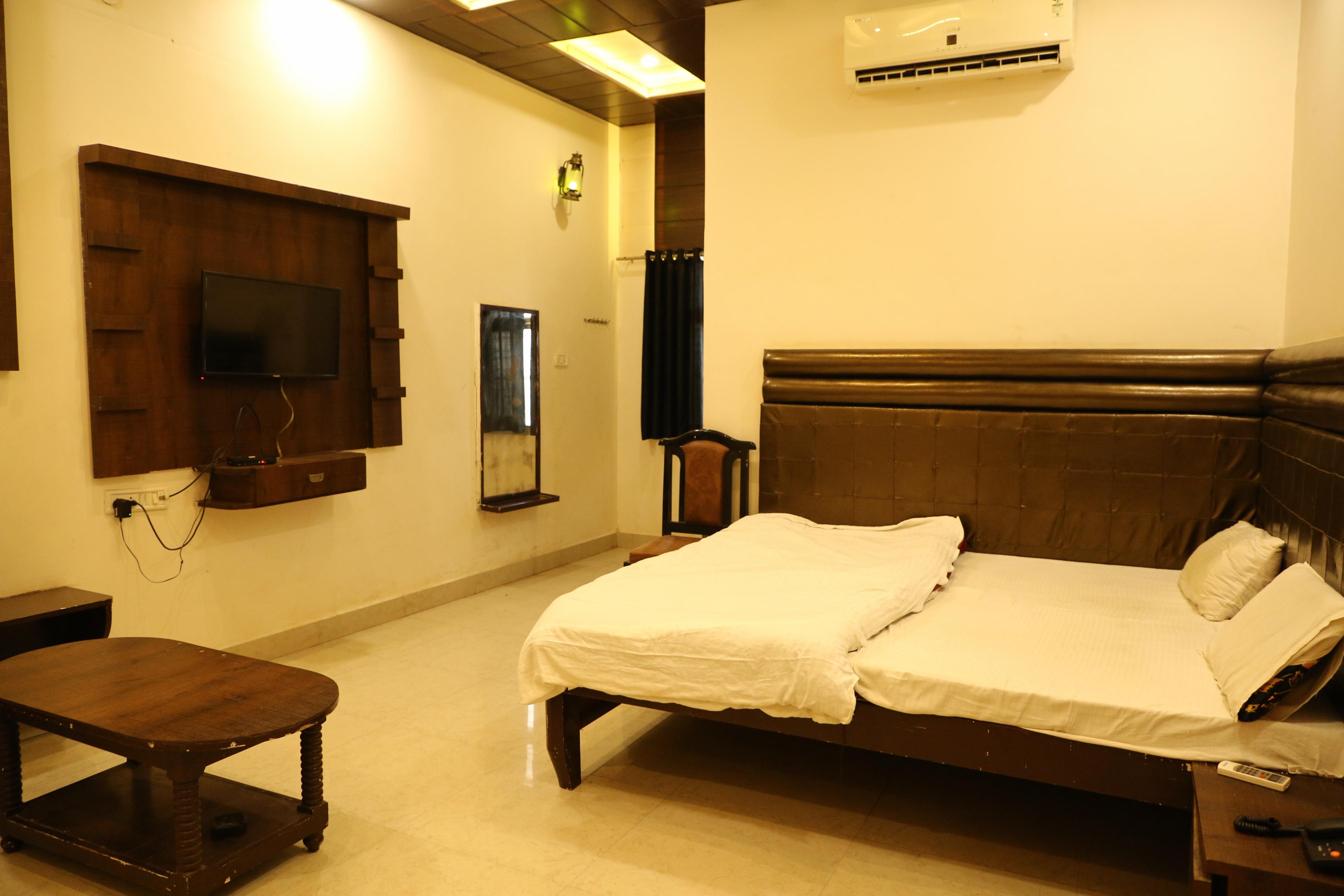 Hotel GK Jain Room Type - Family Suite (4X)