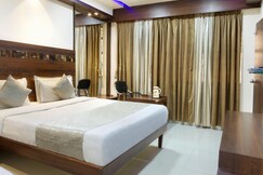 Address of Mannars Deluxe Lodge