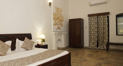 MPT Karnikar Bungalow, Pachmarhi Room Type - AC Suite