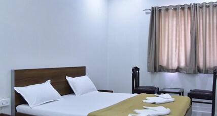 Hotel Avanti Room Type - Deluxe  Room Non Ac ( Double Bed)