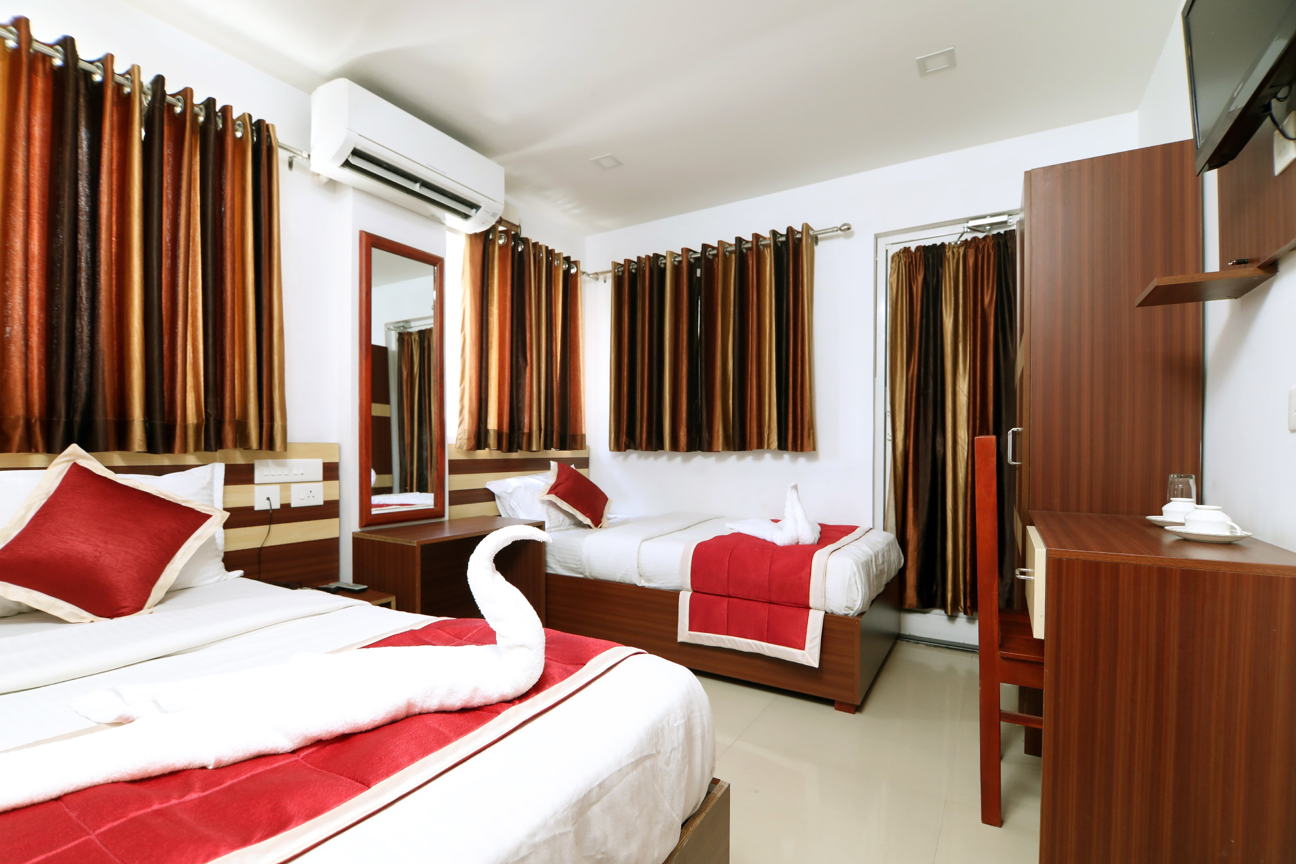 Puthens Capitol Inn - Apart Hotel - Tap to explore photos