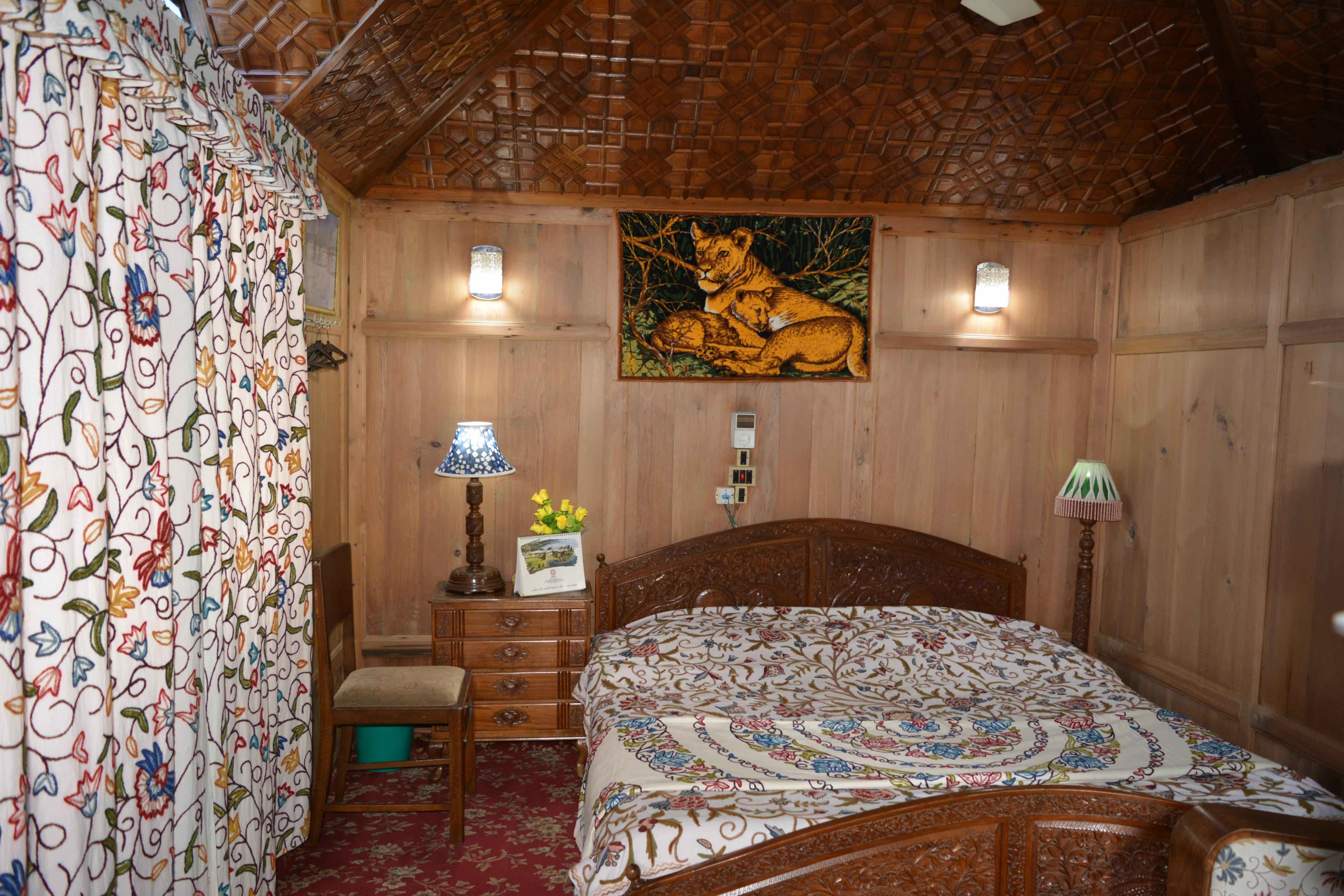 Houseboat Sweet Star Room Type - Double Deluxe Room