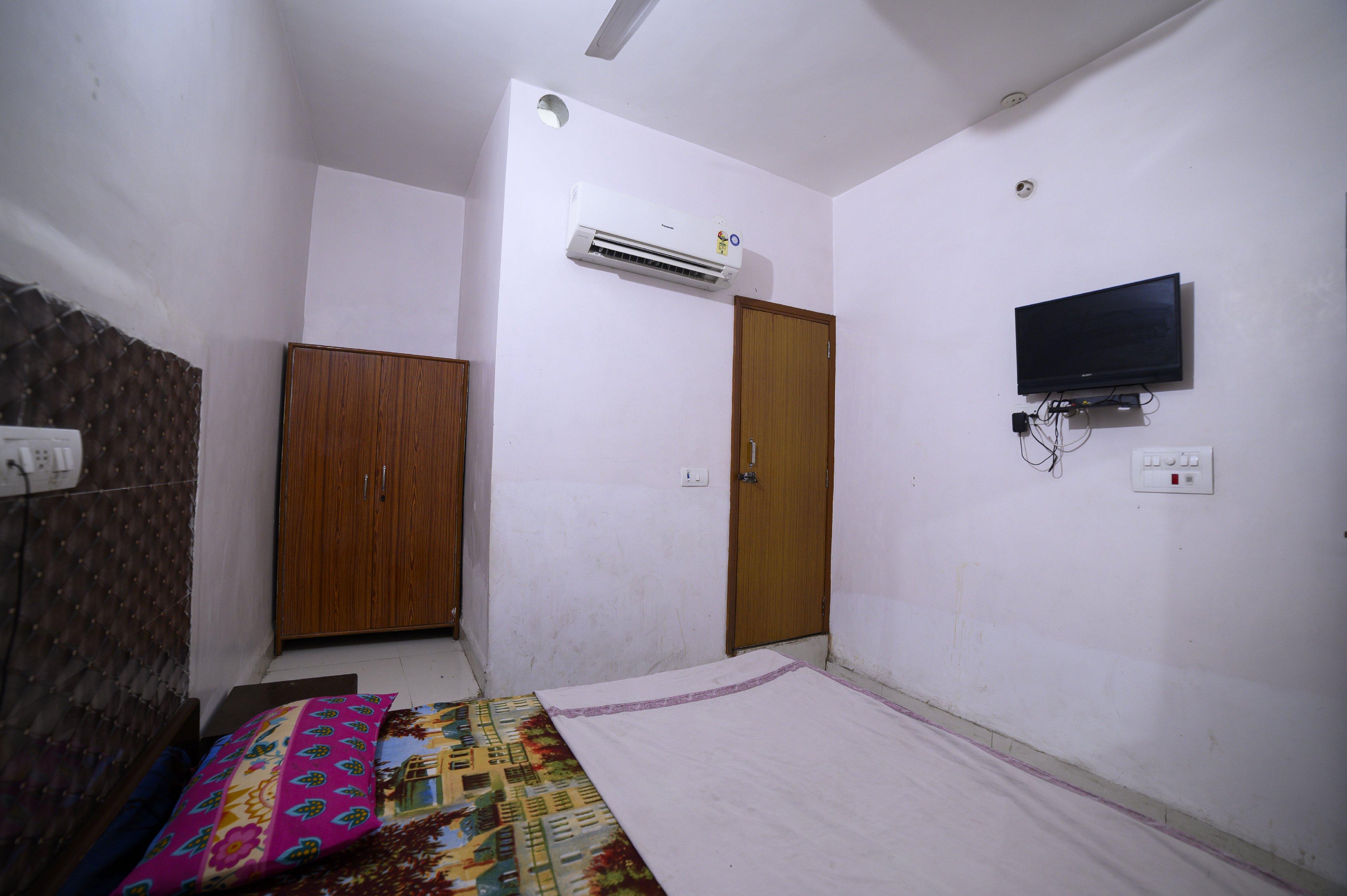 Hotel Goodwill - Tap to explore photos