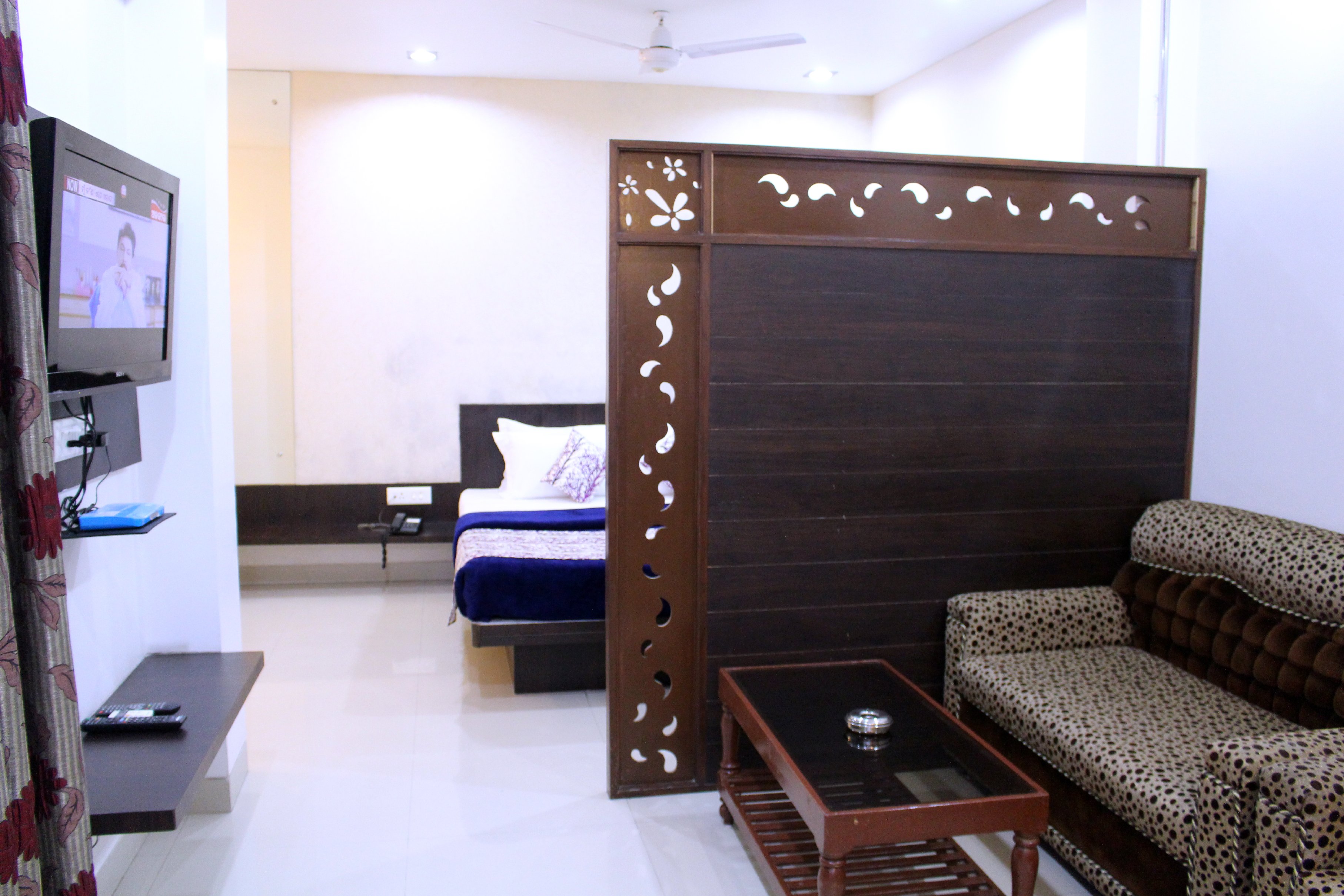 Hotel Aarya Inn Room Type - Superior Room
