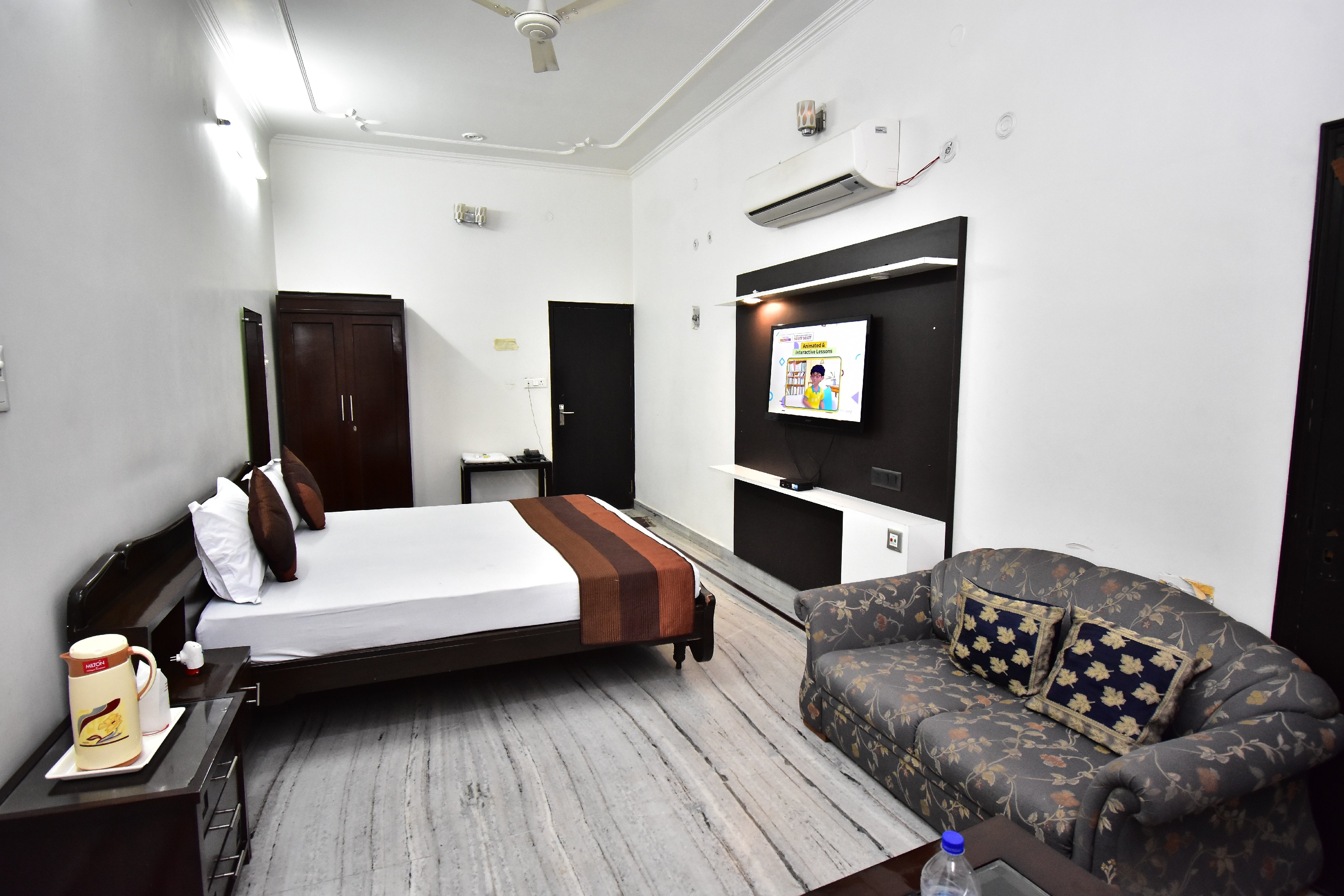 Hotel Galaxy Room Type - Executive Suite Room