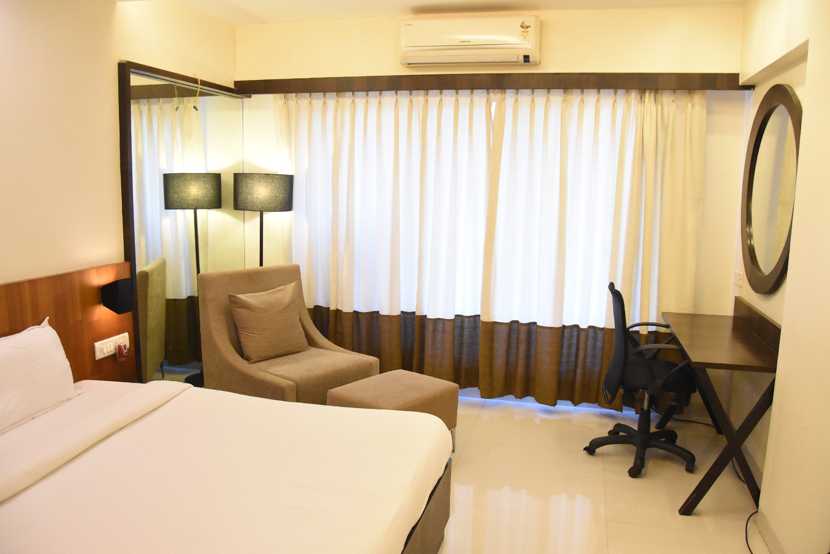 Landmark Hotel Room Type - EXECUTIVE ROOM