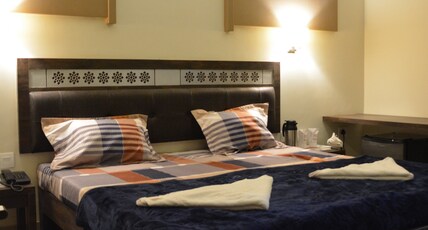 Hotel Desert Inn Room Type - Deluxe Room