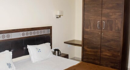 Hotel Desert Inn Room Type - Semi Deluxe Room