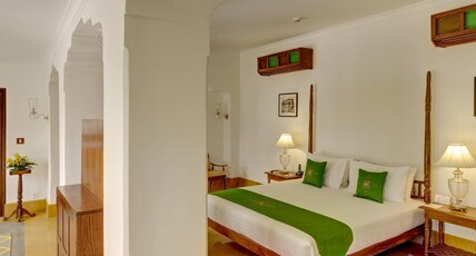 Saraca Hotel Lucknow Room Type - Imperial Suite (With Bathtub)