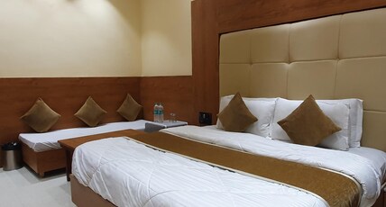 Hotel Golden Veena Room Type - Triple bed room