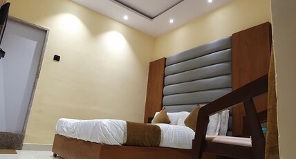 Hotel Golden Veena Room Type - super deluex