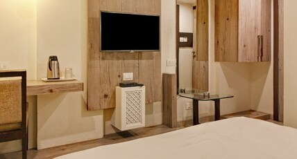 Hotel Alankar Vadodara Room Type - Deluxe Non Ac Room (Unmarried couples are not allowed) Hotel Alankar Vadodara Room Type - Deluxe Non Ac Room (Unmarried couples are not allowed)