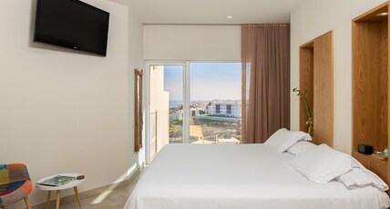 Higueron Hotel Malaga, Curio Collection by Hilton Room Type - KING GUEST RM W  SEA VIEW