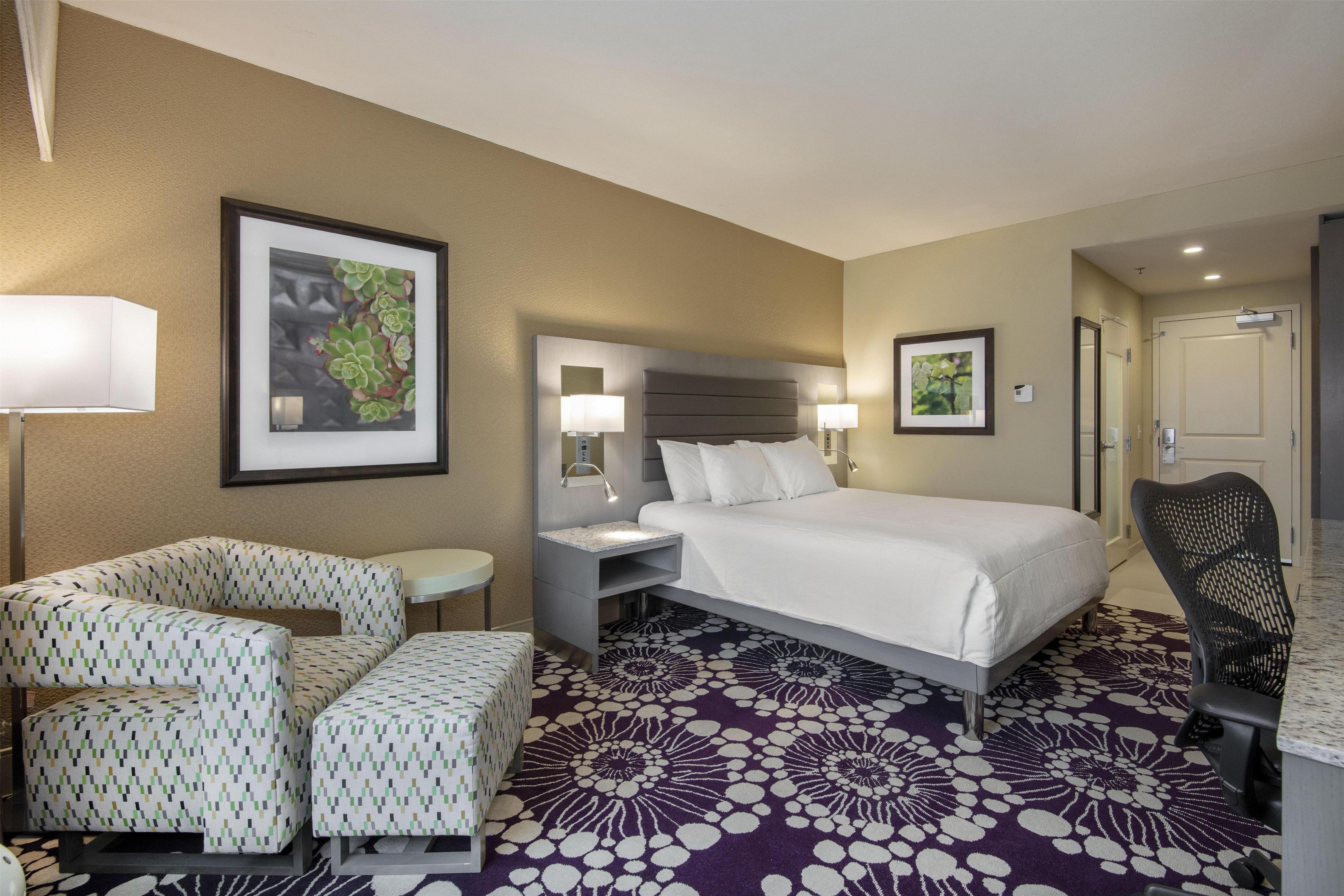 Hilton Garden Inn Raleigh/Crabtree Valley - Tap to explore photos