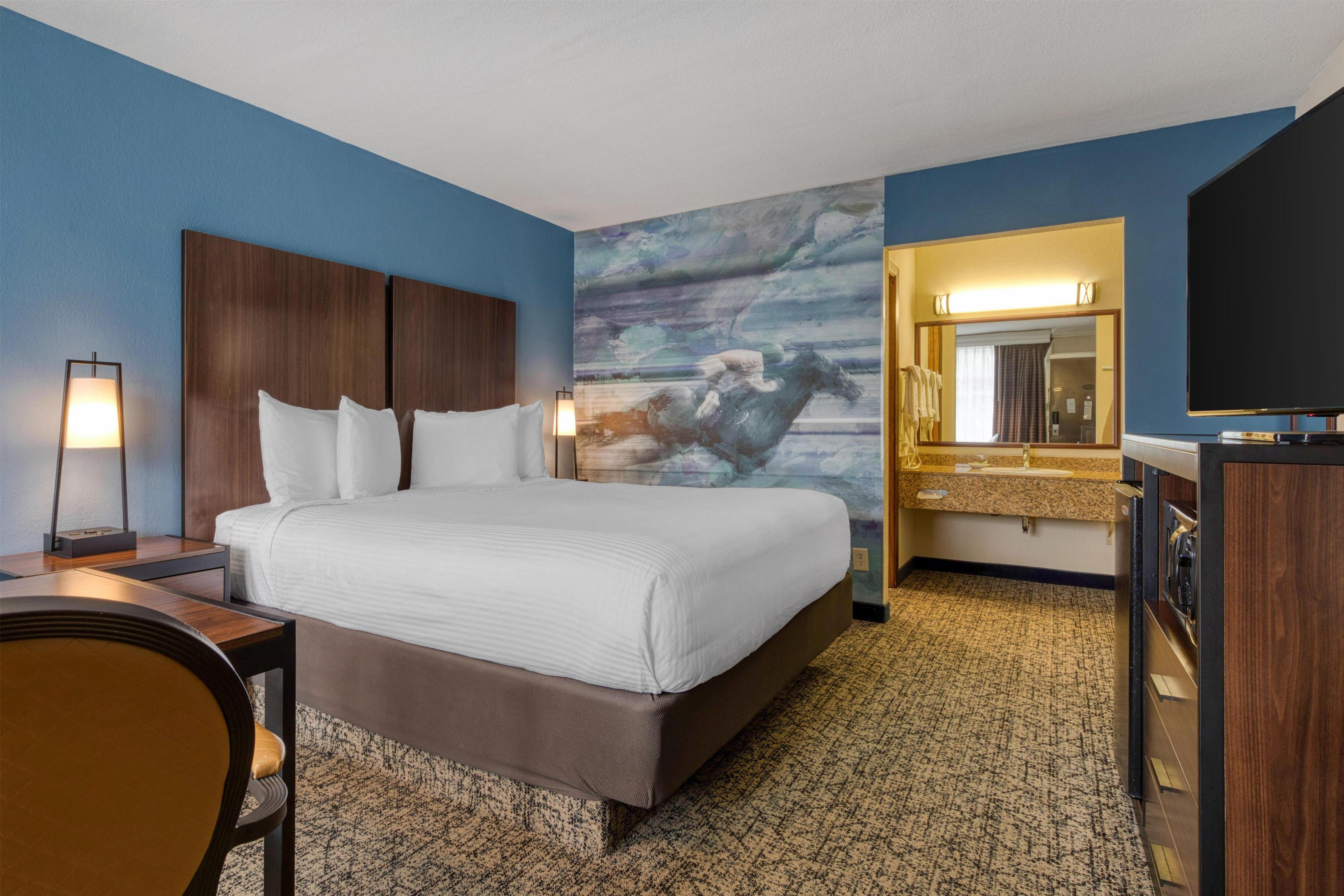 Best Western Winners Circle - Tap to explore photos
