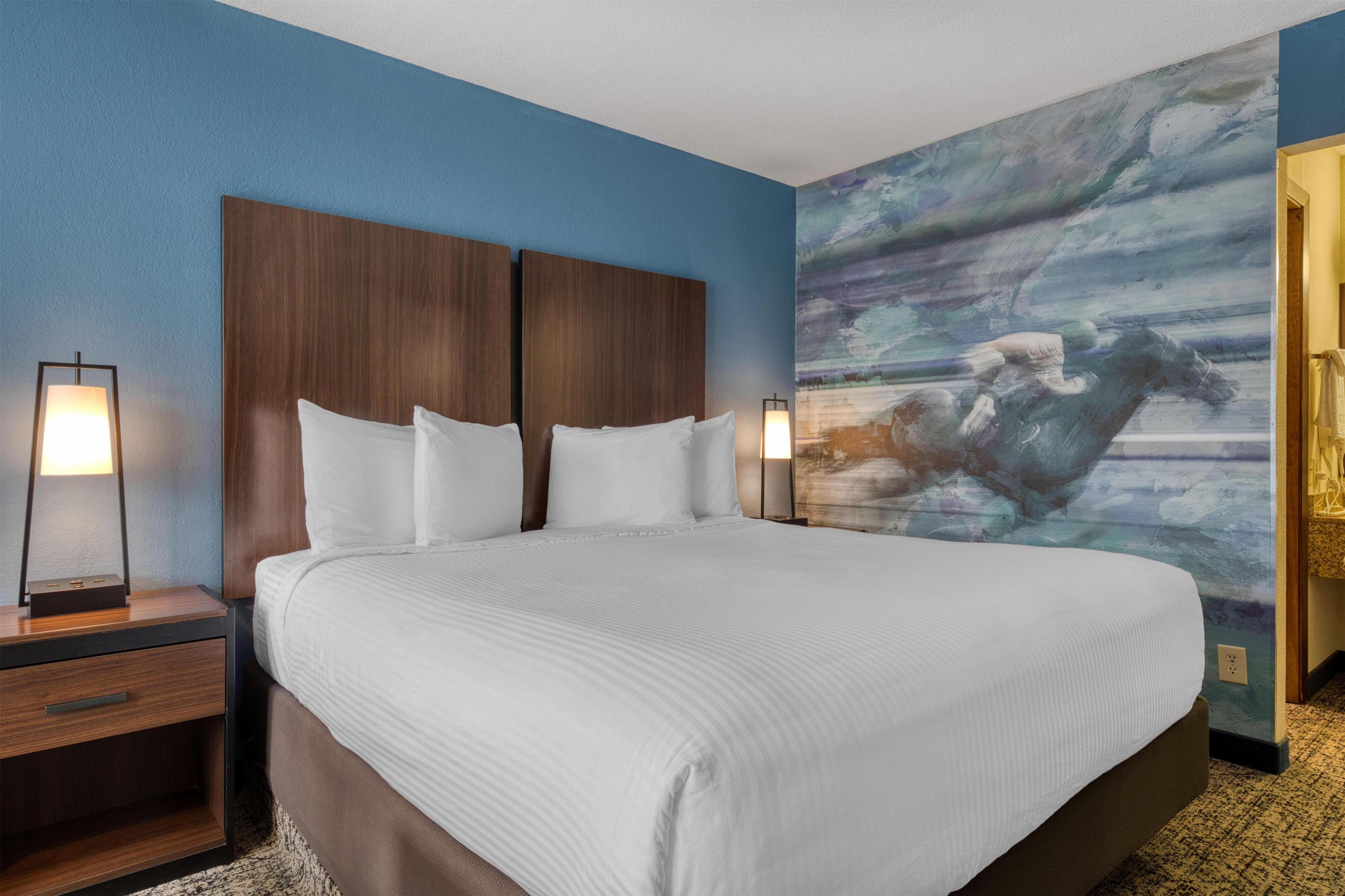 Best Western Winners Circle - Tap to explore photos