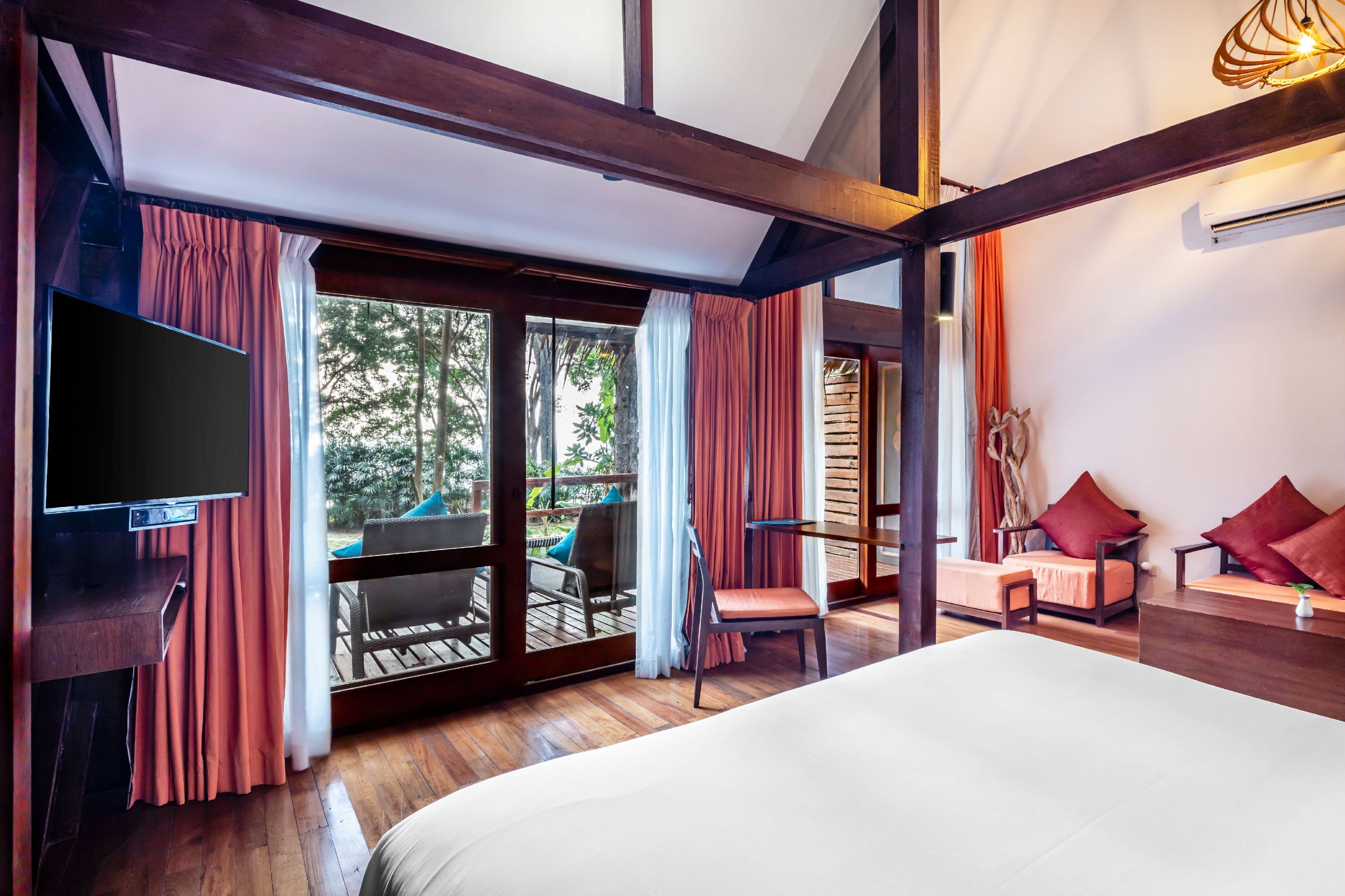 The Monttra Pattaya - Tap to explore photos