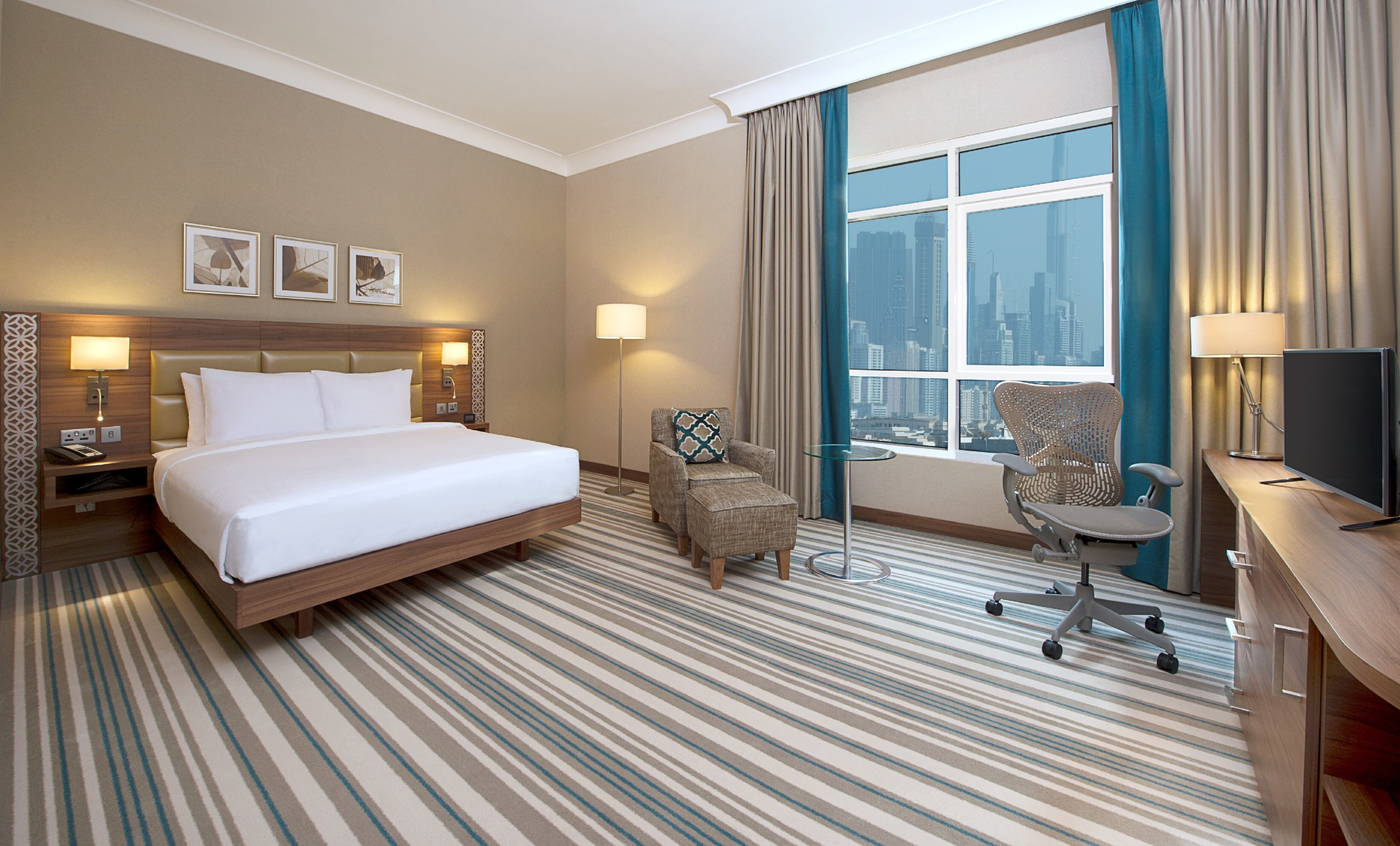 Hilton Garden Inn Dubai Deira - Tap to explore photos