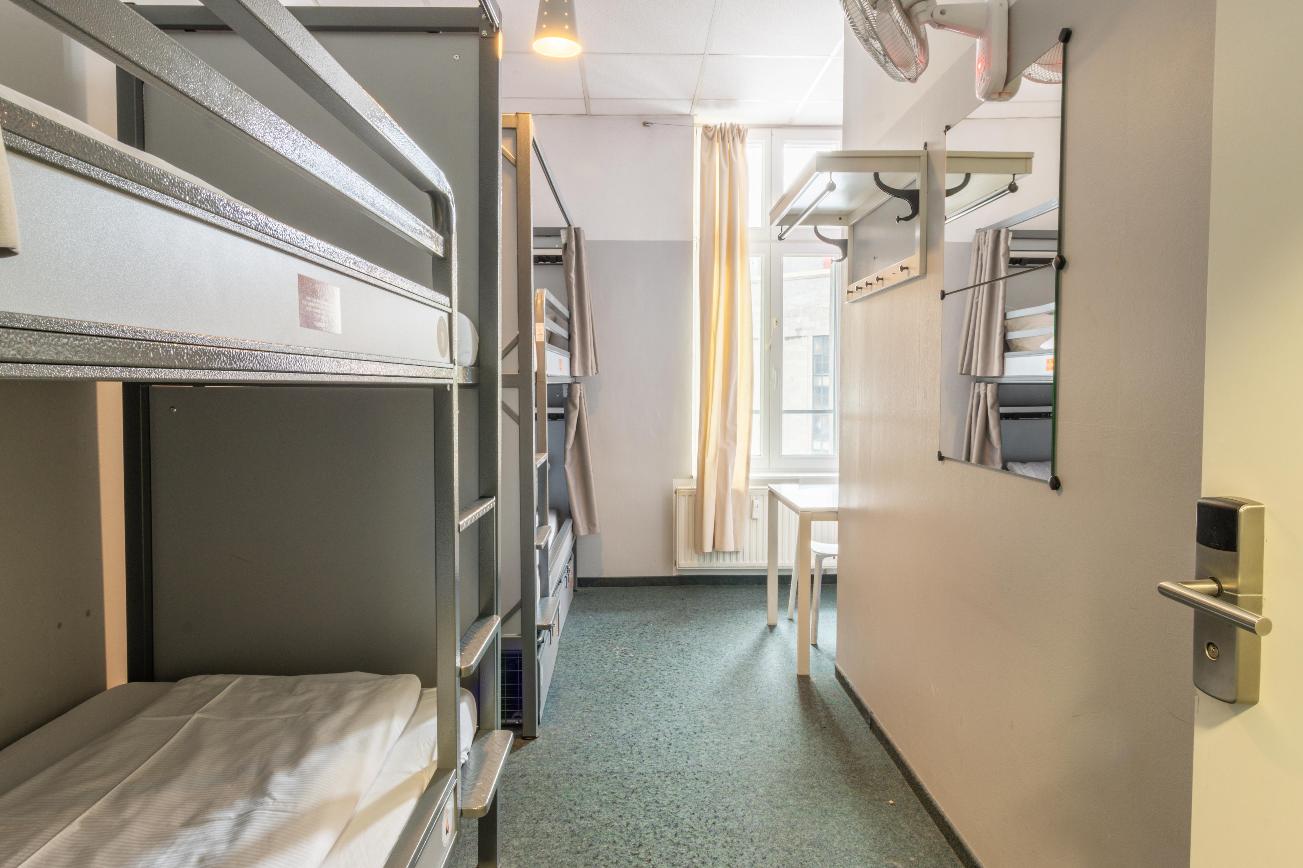 St Christophers Inn Berlin Alexanderplatz Room Type - Bed in 4-Bed Mixed Dormitory Room with Shared Bathroom