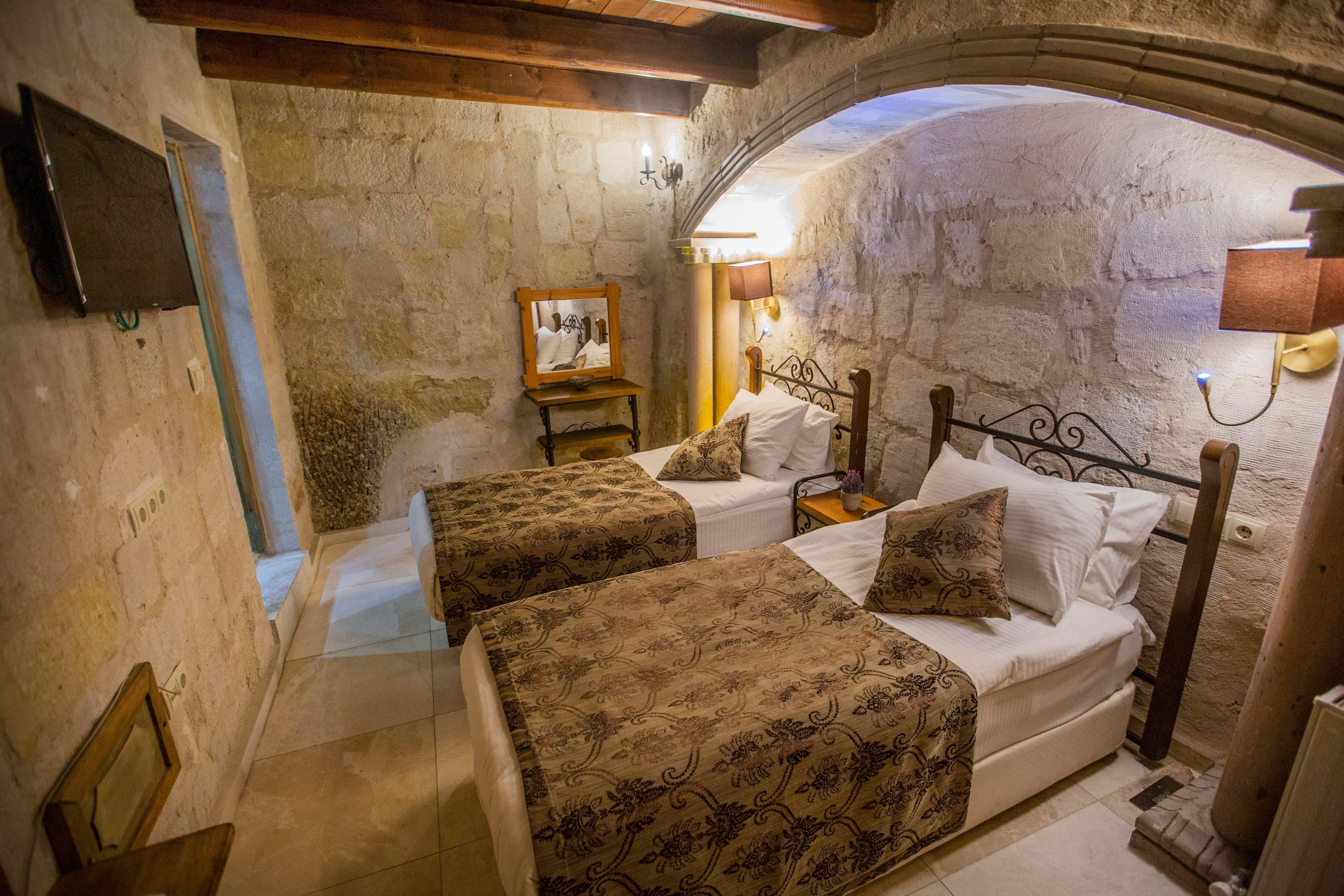 Divan Cave House Room Type - Twin Room
