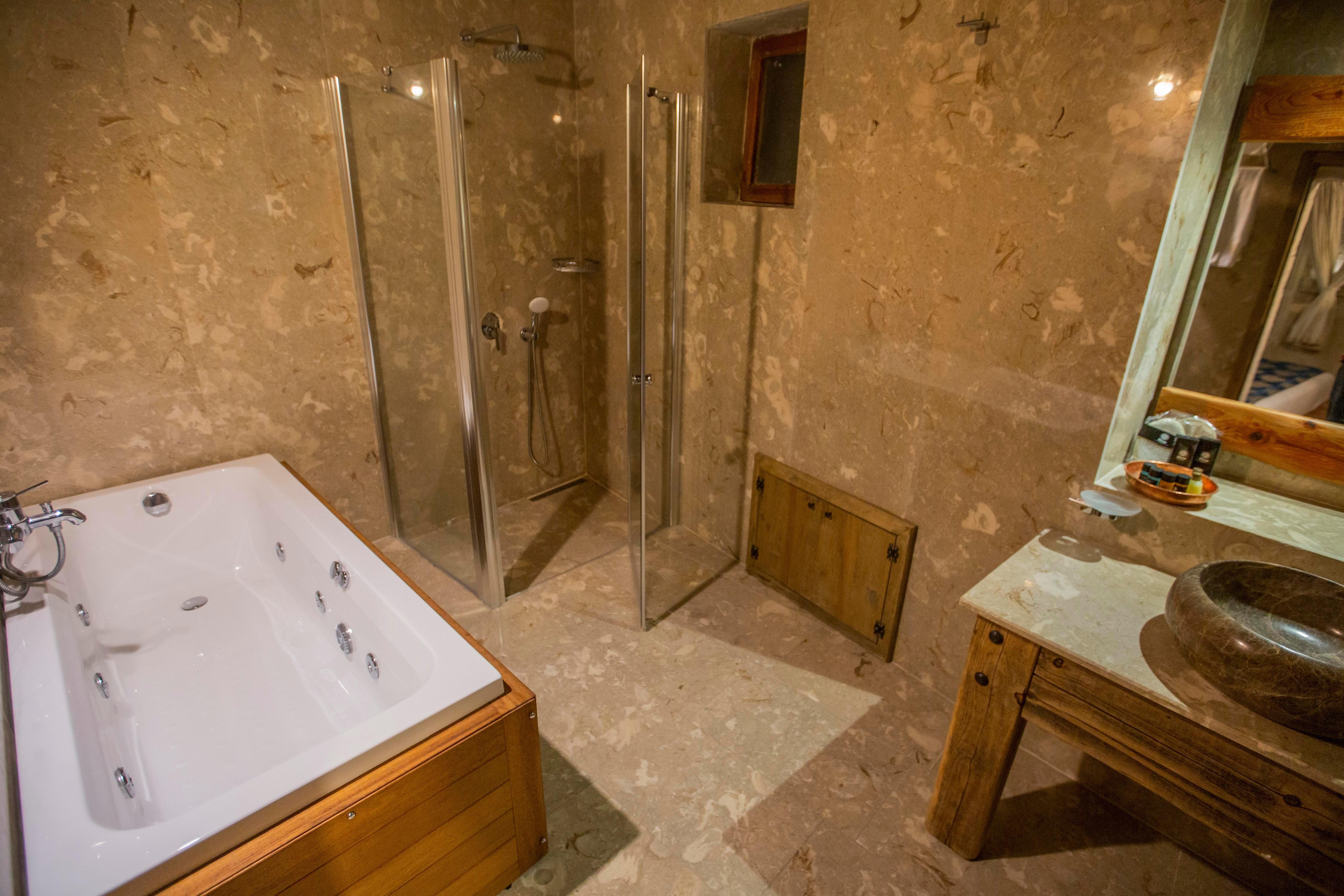 Divan Cave House Room Type - King Suite