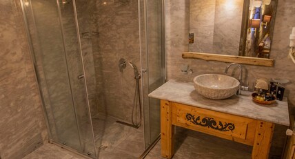 Divan Cave House Room Type - Junior Suite