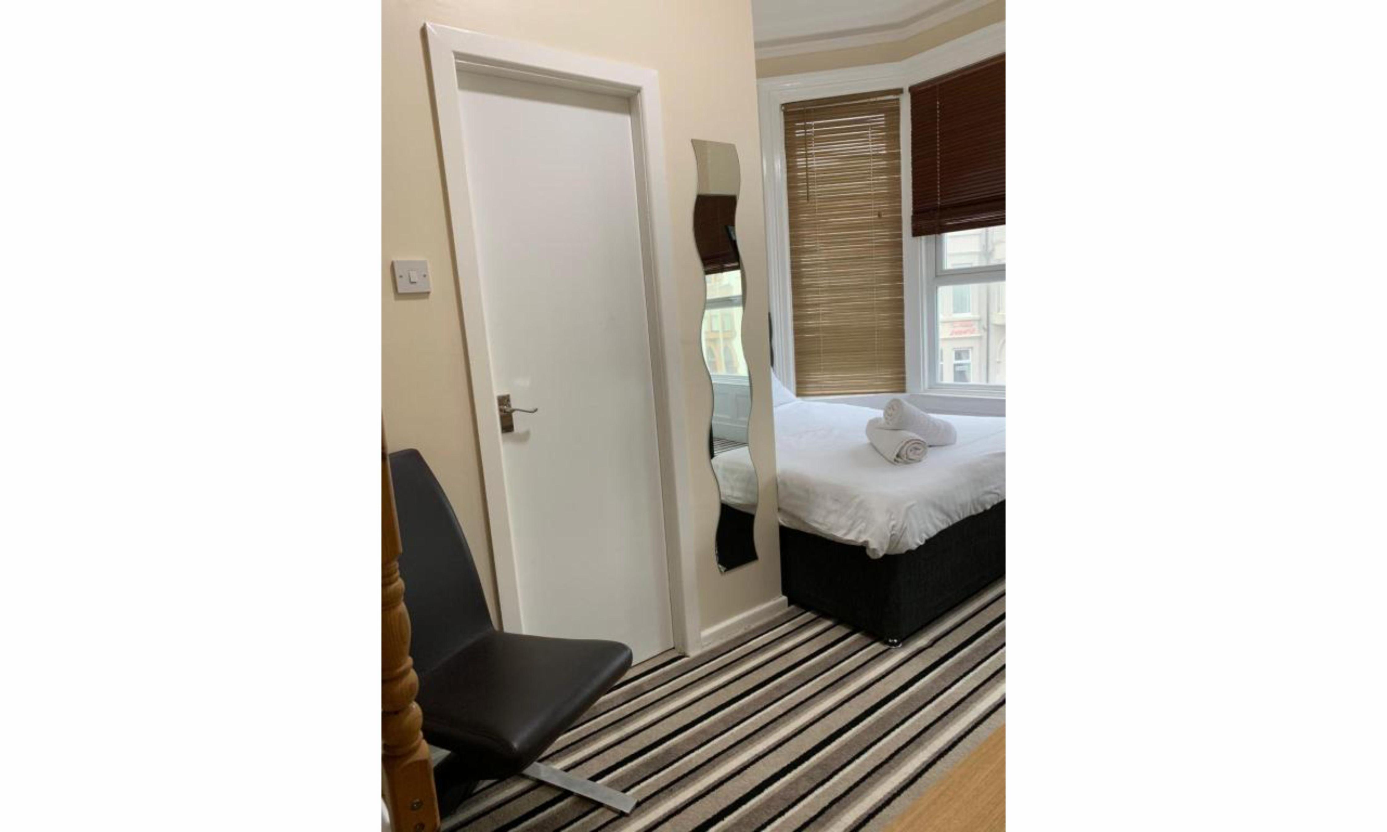 OYO Wave Crest Hotel Room Type - Superior Quad Suite