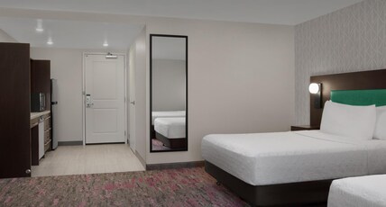 Home2 Suites by Hilton Anchorage / Midtown Room Type - 2QN MOB HR ACC TUB STD NS
