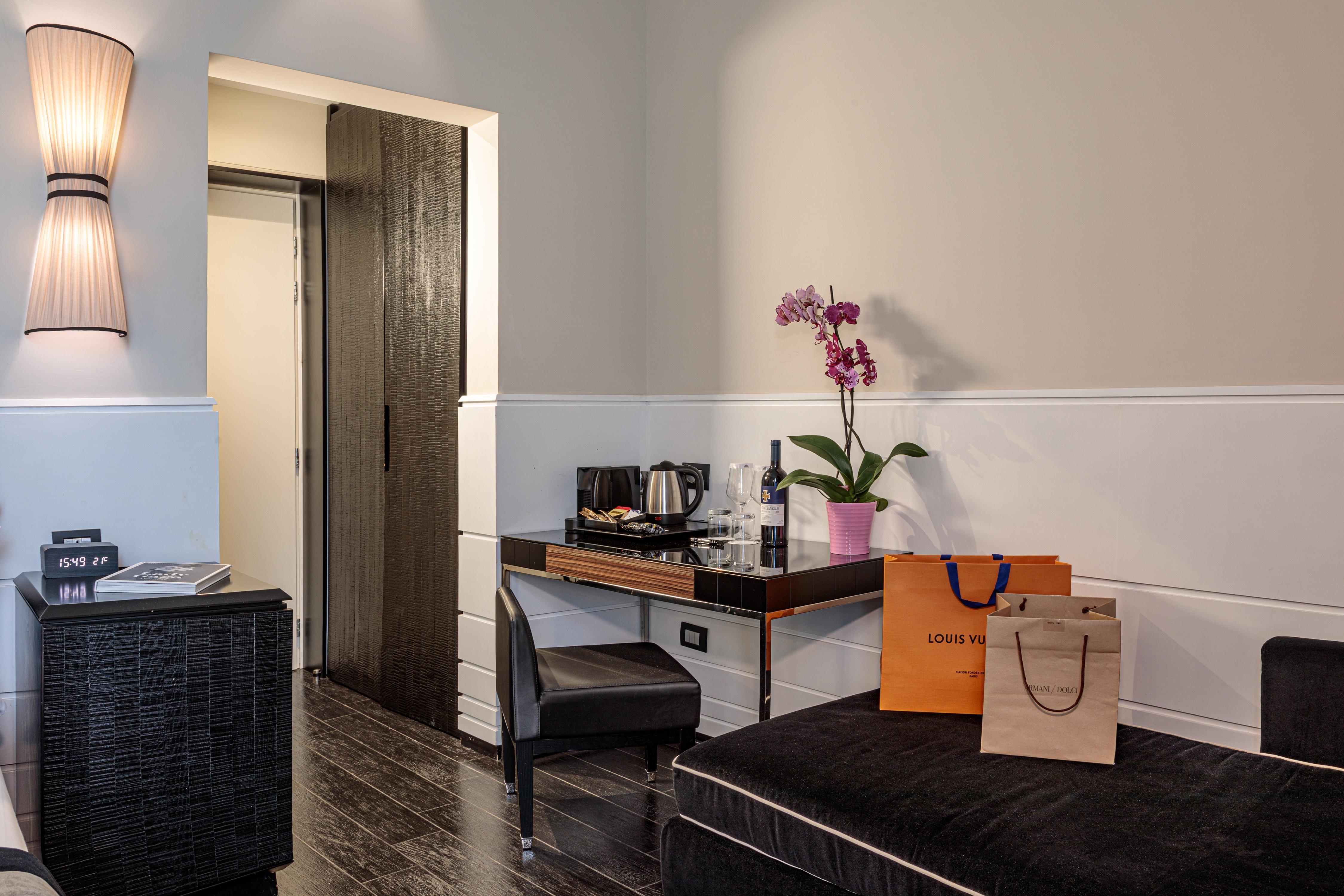 The Independent Suites - Tap to explore photos