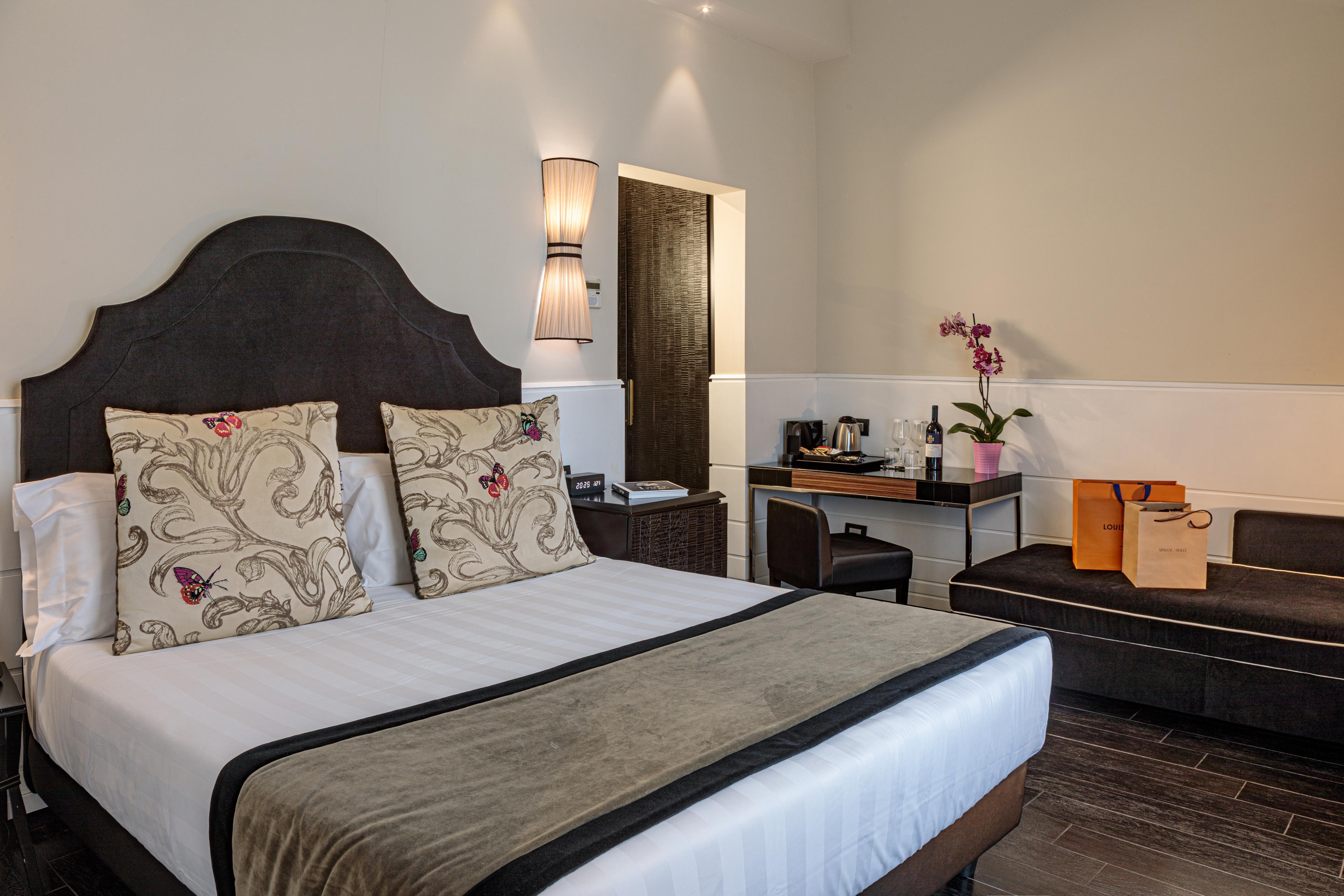 The Independent Suites Room Type - Deluxe Room The Independent Suites Room Type - Deluxe Room